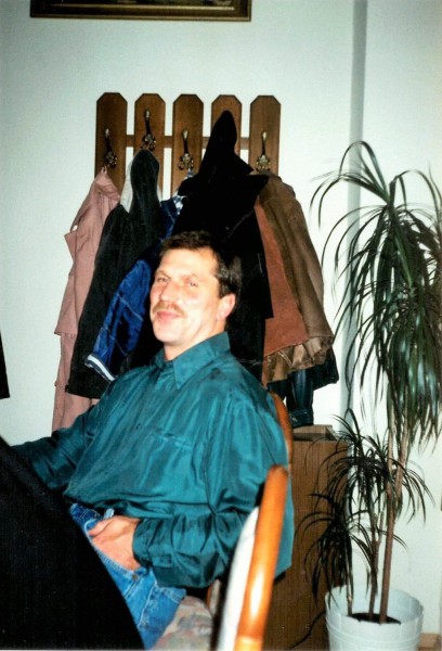 KT1998_000001