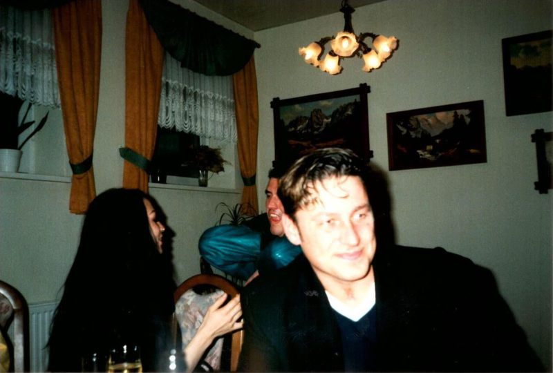 KT1998_000004